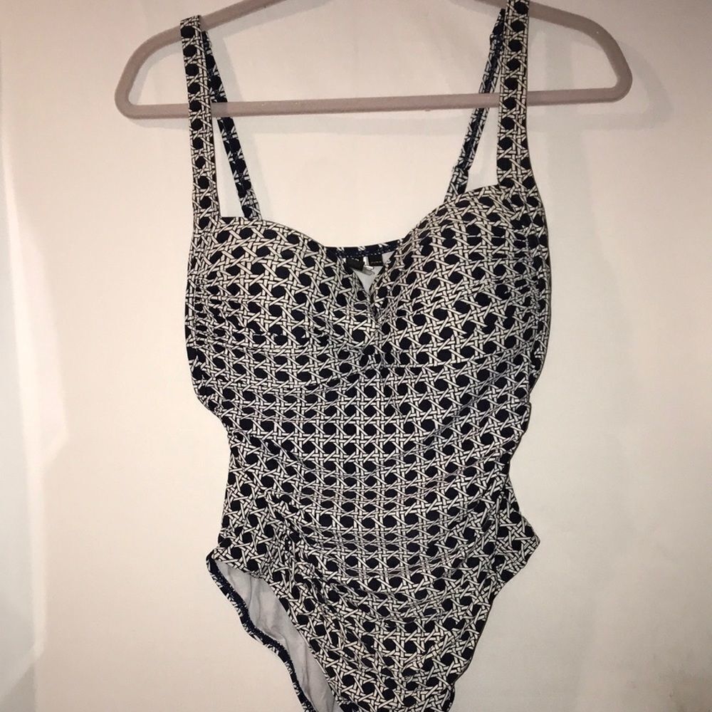 Bond-eye Australia Women's Geometric White & Black One-Piece Swimsuit Size 10‎